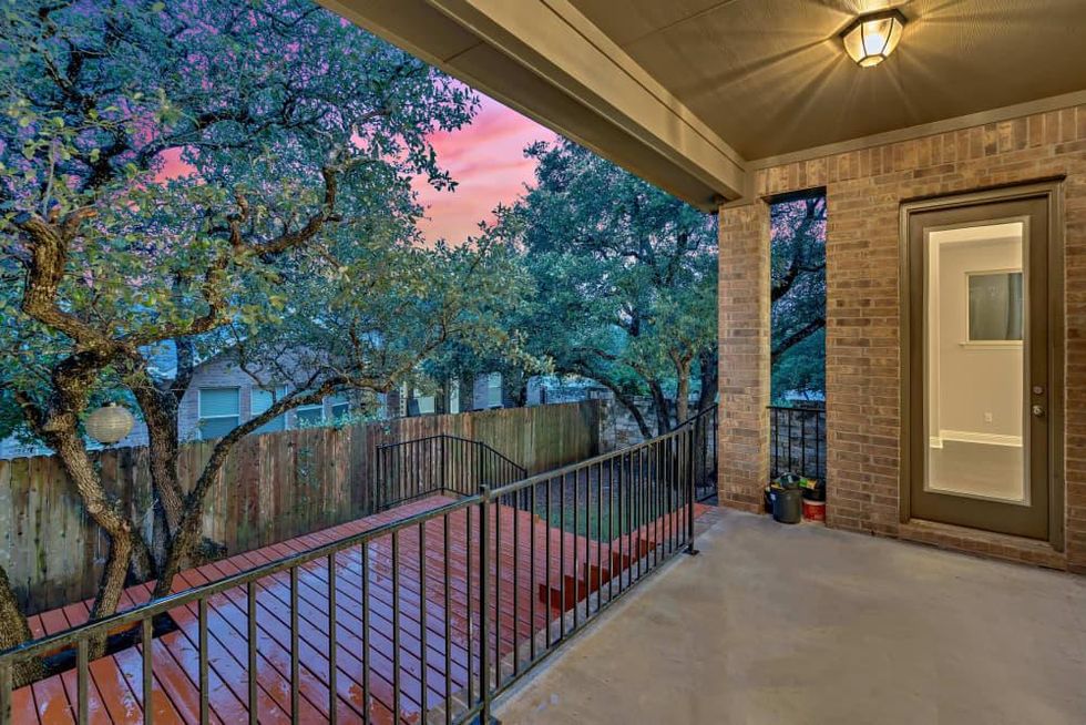 AUS_1000 Winding Way