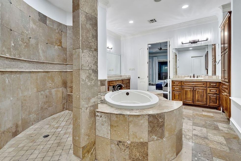 AUS_109 Neville Wood Court