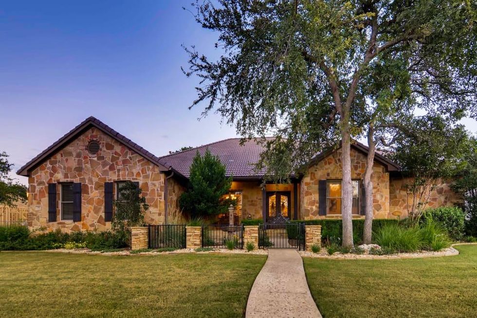 AUS_114_Birdstone_Ln