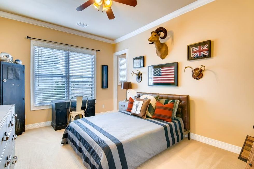 AUS_114_Birdstone_Ln