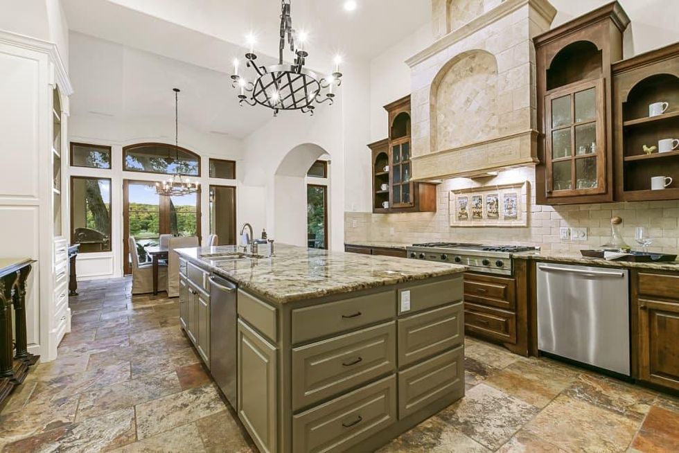 AUS_1407 Weston Lane North