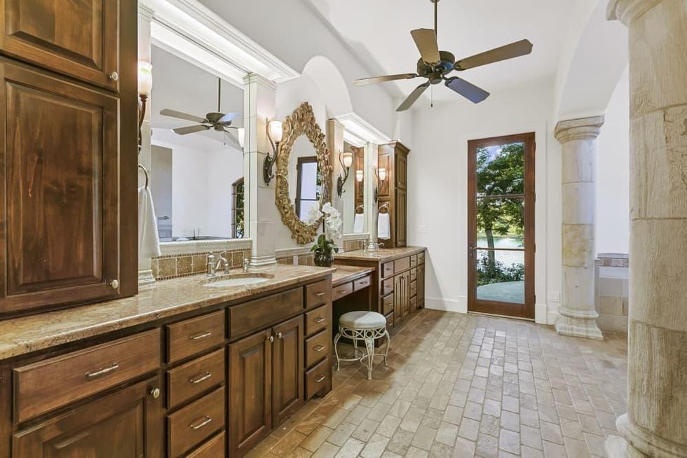 AUS_1407 Weston Lane North