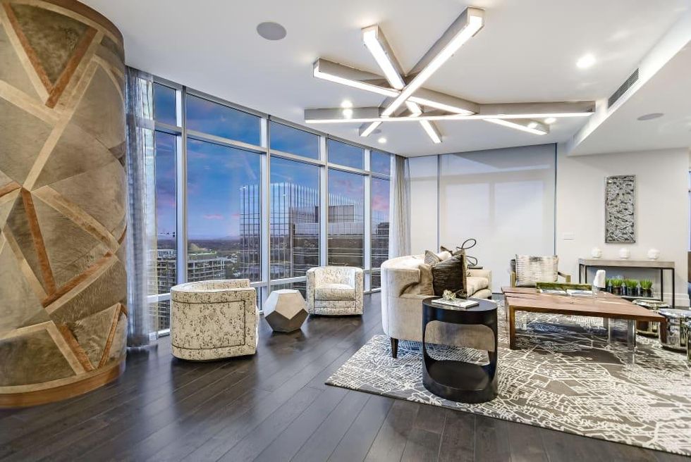 AUS_200_Congress_Avenue_Unit_32NW