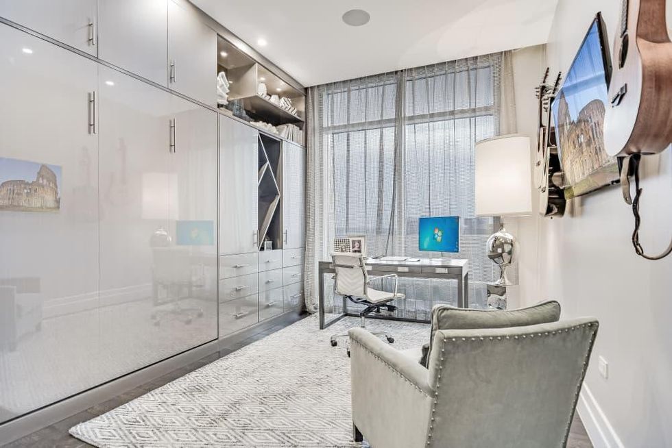 AUS_200_Congress_Avenue_Unit_32NW