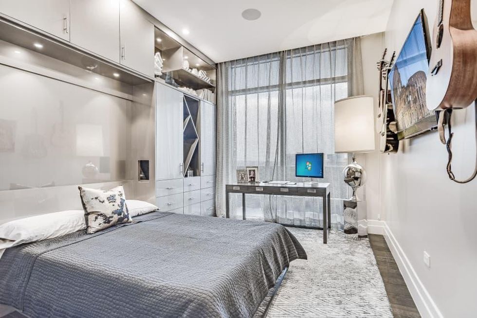 AUS_200_Congress_Avenue_Unit_32NW