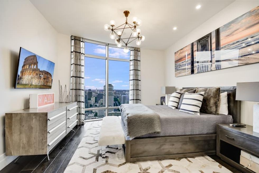 AUS_200_Congress_Avenue_Unit_32NW