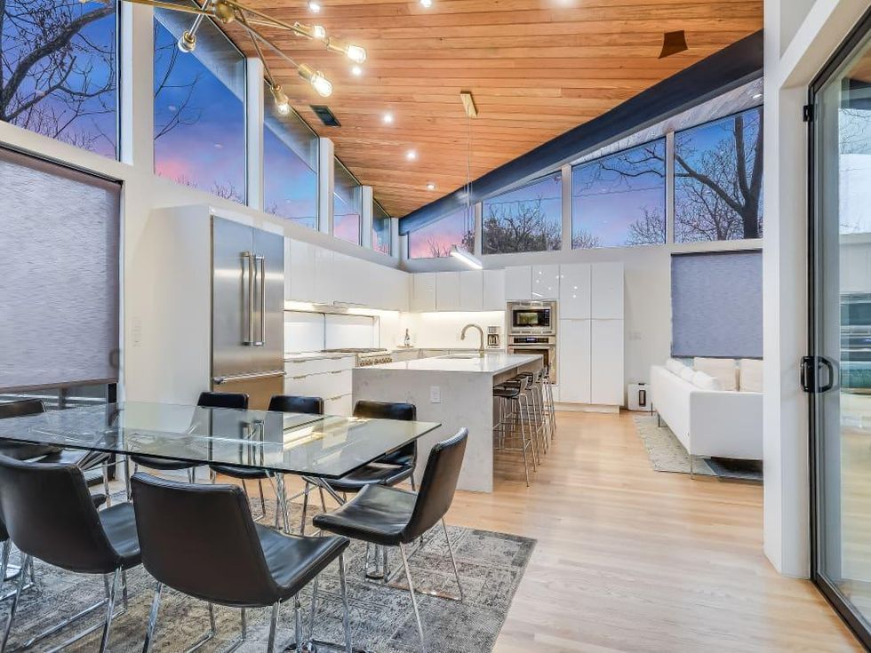 AUS_2100 Arpdale St.