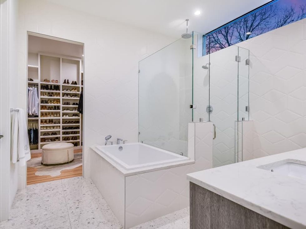 AUS_2100 Arpdale St.