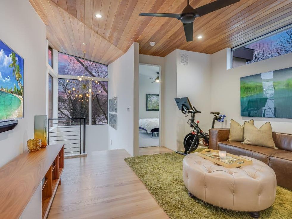 AUS_2100 Arpdale St.