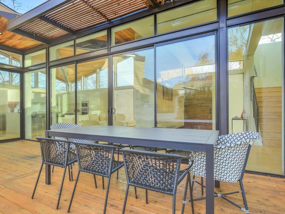 AUS_2100 Arpdale St.