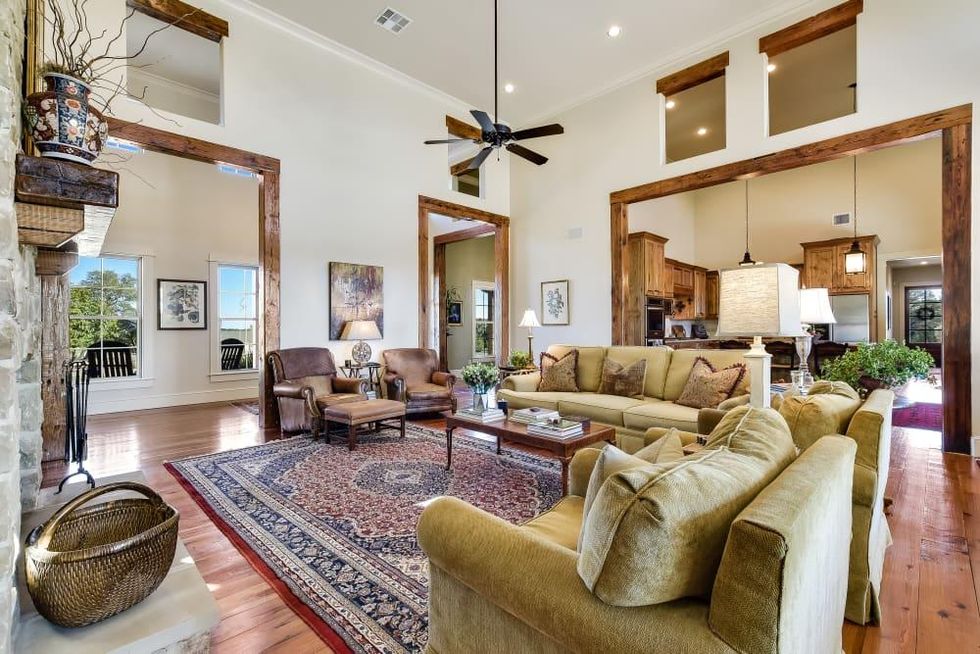 AUS_223 Black Stone Cove