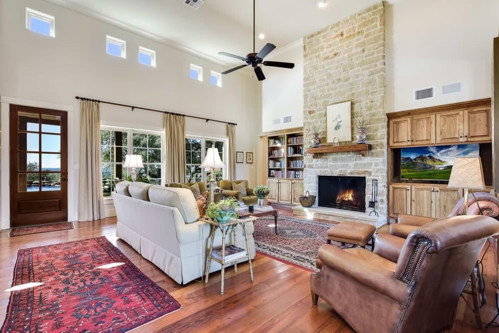 AUS_223 Black Stone Cove