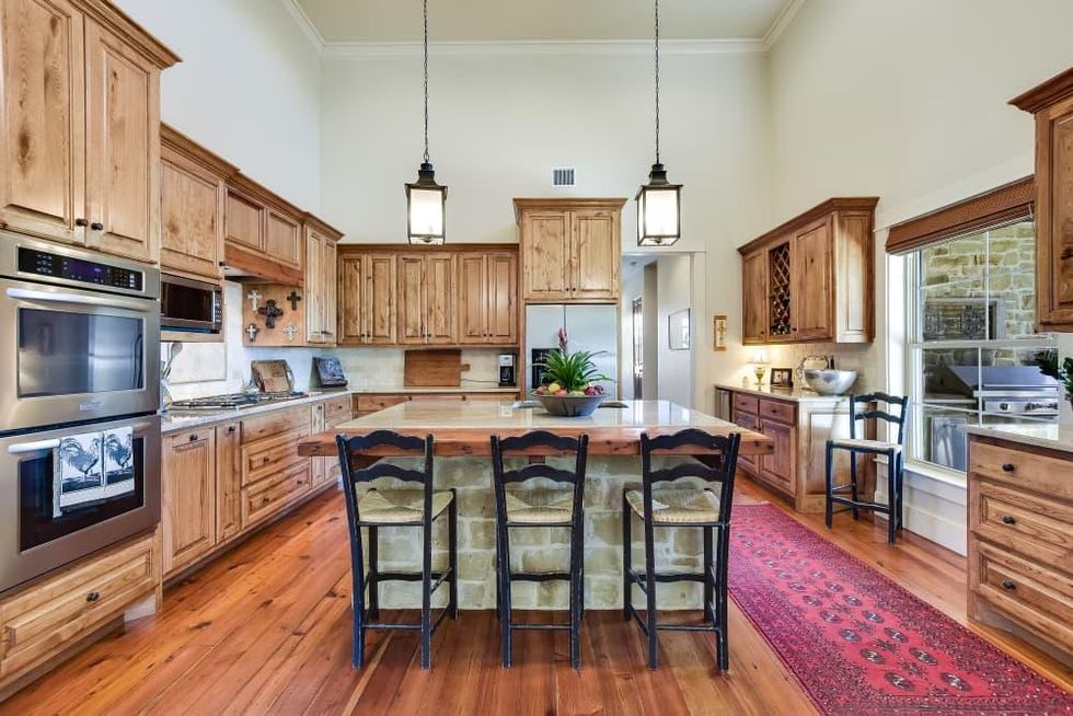 AUS_223 Black Stone Cove