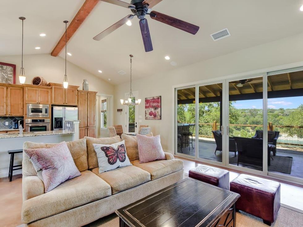 Cozy riverside cottage in Spicewood comes equipped with all the extras