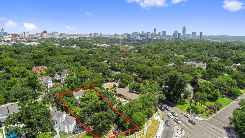 AUS_2404 Jarratt Ave