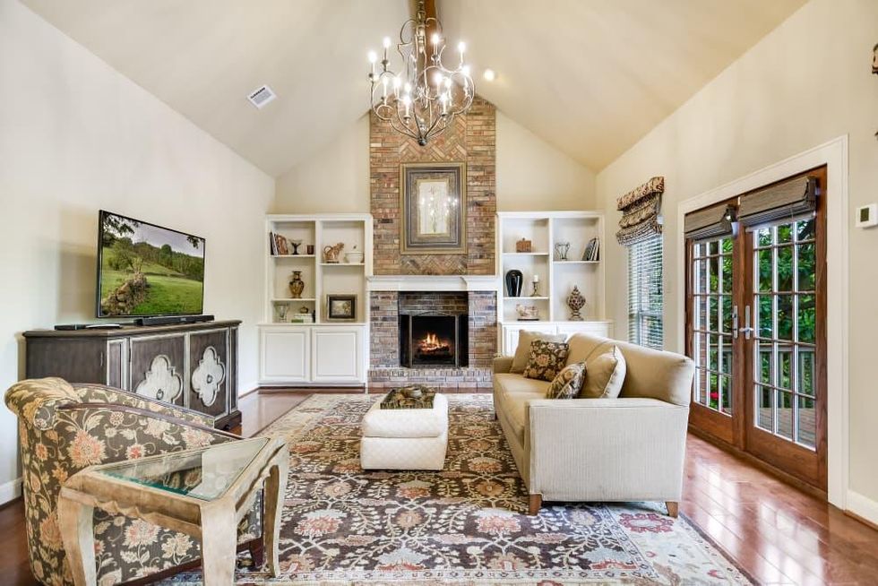 AUS_2914 Montebello Court