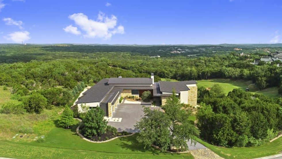 AUS_4624 Amarra Drive