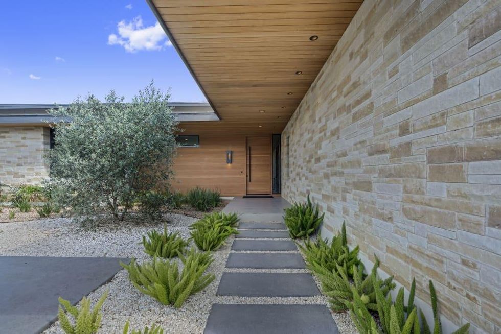 AUS_4624 Amarra Drive