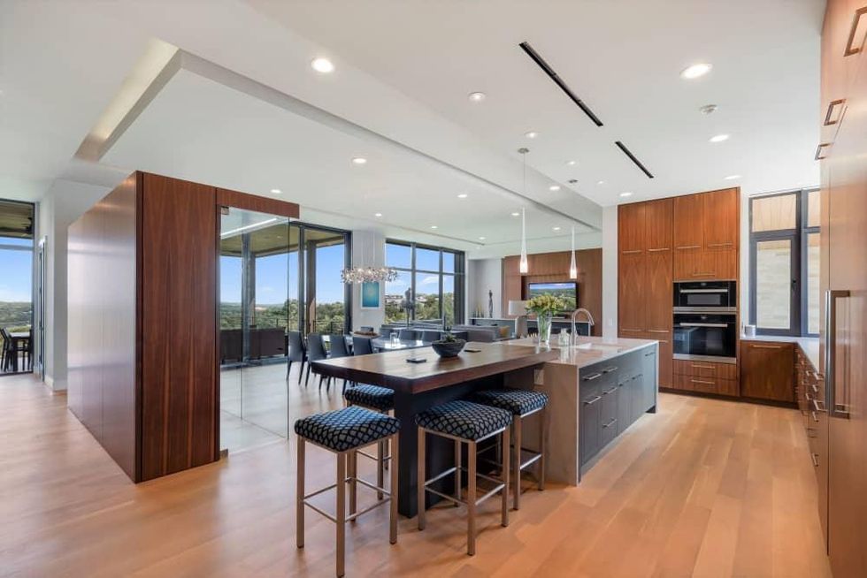 AUS_4624 Amarra Drive