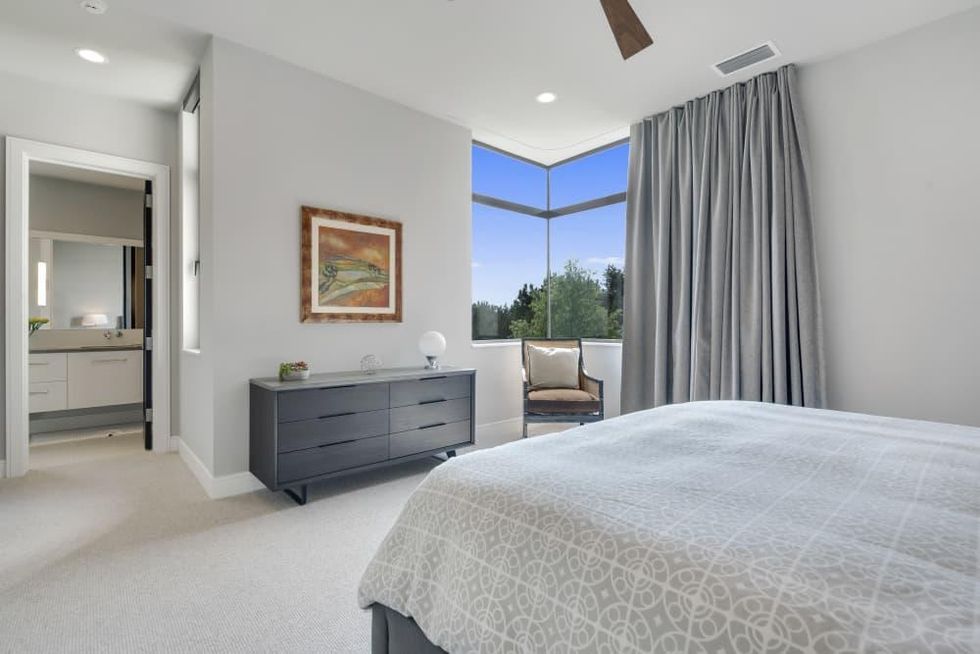 AUS_4624 Amarra Drive