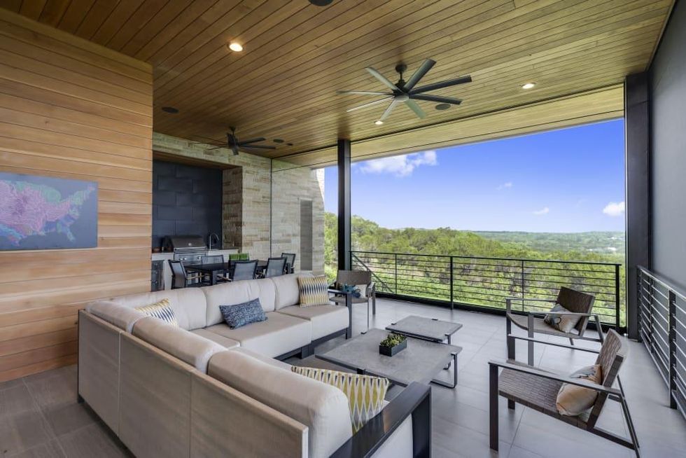 AUS_4624 Amarra Drive