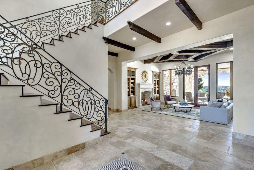 AUS_7915 Escala Drive