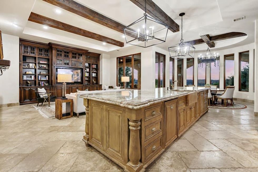 AUS_7915 Escala Drive