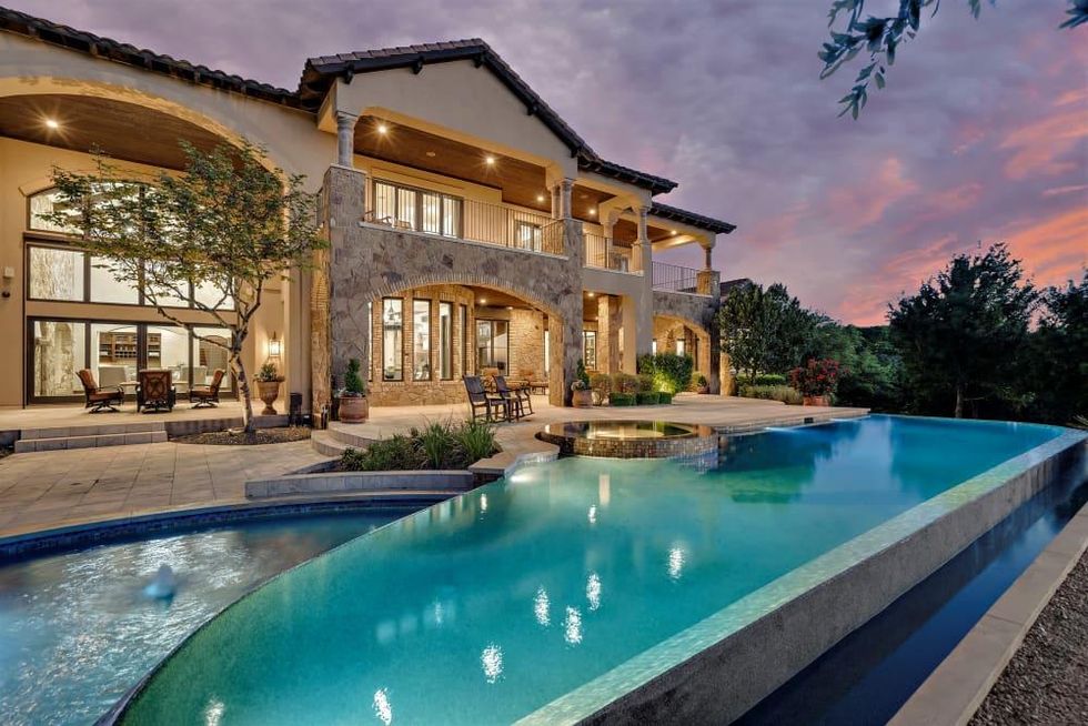 AUS_7915 Escala Drive