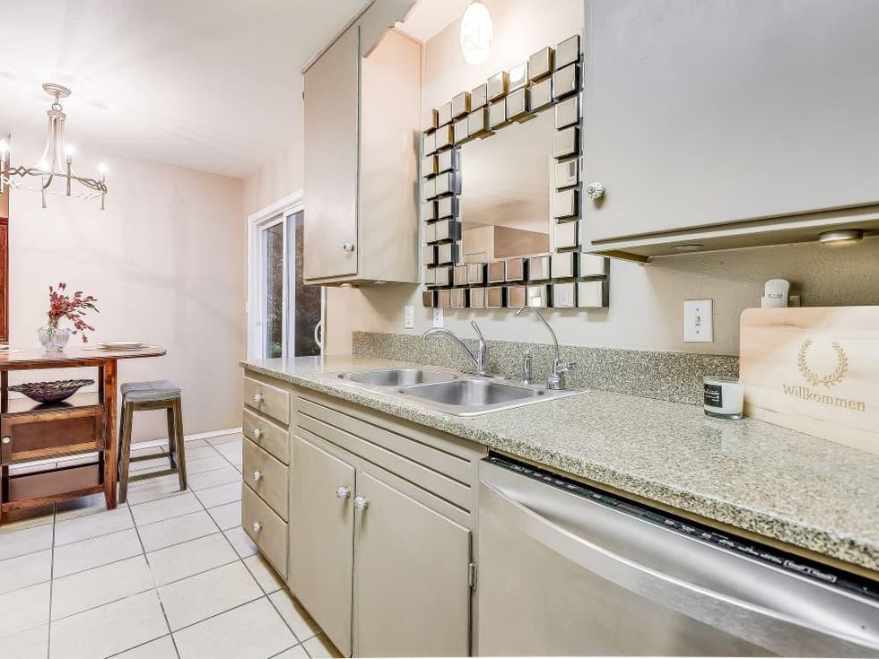 AUS_811 West Schubert