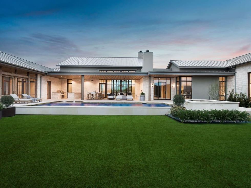 AUS_8308 & 8400 Valerio Ln