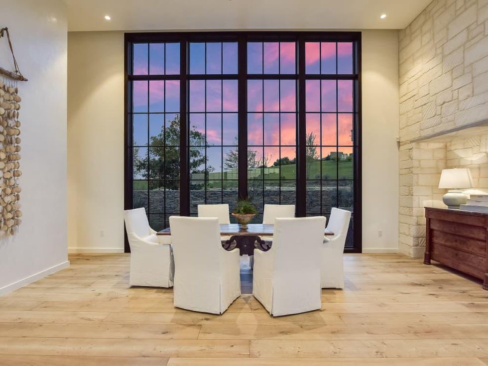 AUS_8308 & 8400 Valerio Ln