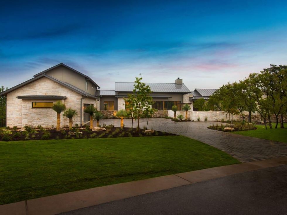 AUS_8308 & 8400 Valerio Ln