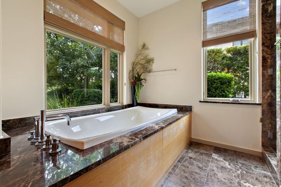 AUS_8400 Big View Drive