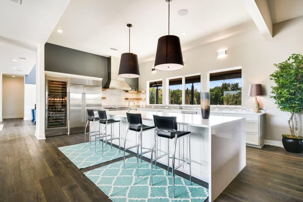 AUS_9600 Veletta Place