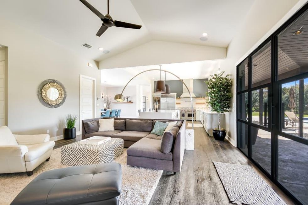 AUS_9600 Veletta Place