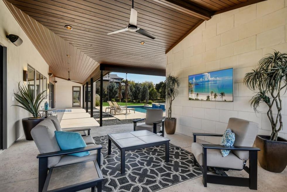 AUS_9600 Veletta Place