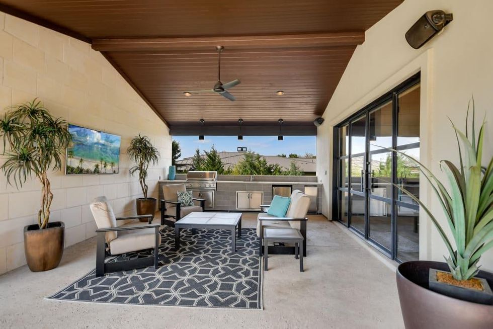 AUS_9600 Veletta Place