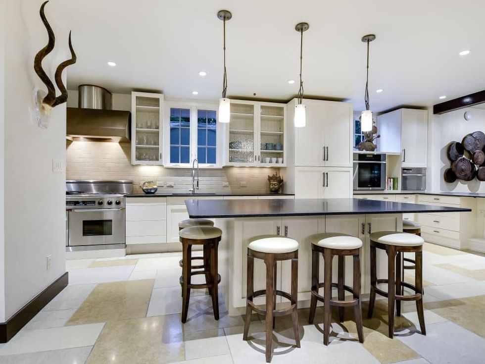 Austin_2700 Oakhurst