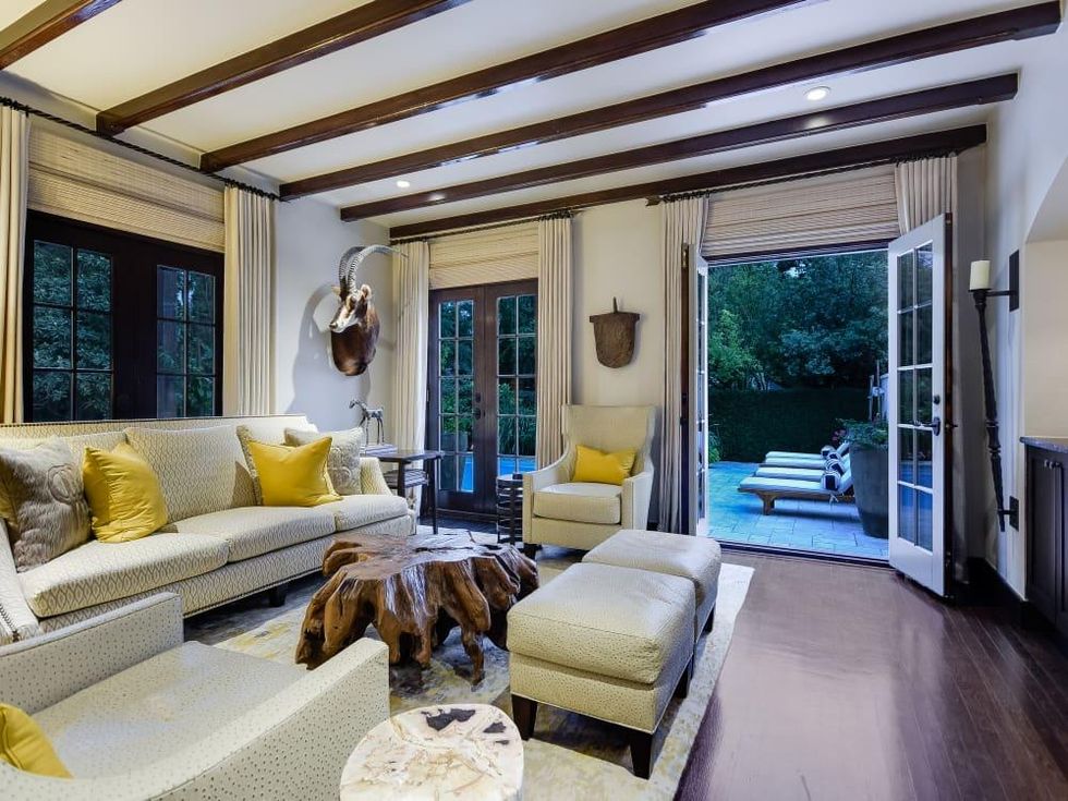 Austin_2700 Oakhurst