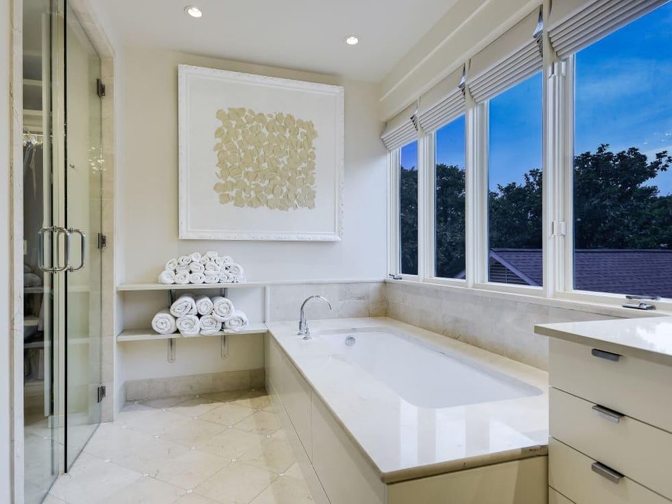 Austin_2700 Oakhurst