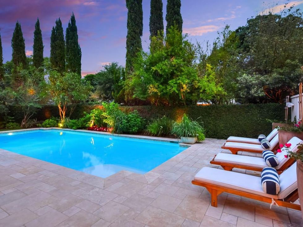 Austin_2700 Oakhurst