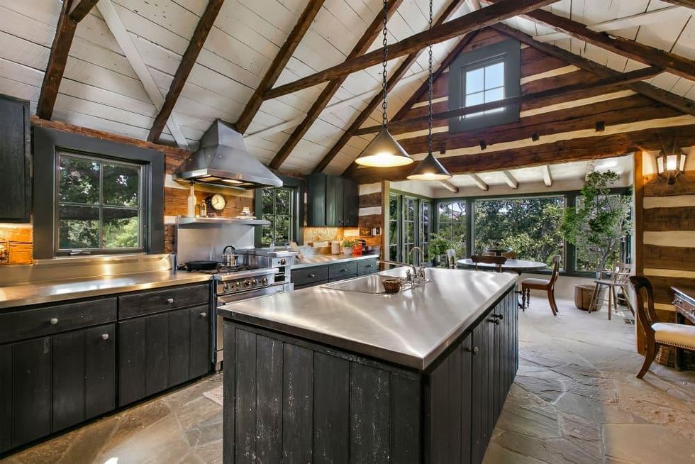 Austin_2930 Travis Lakeside