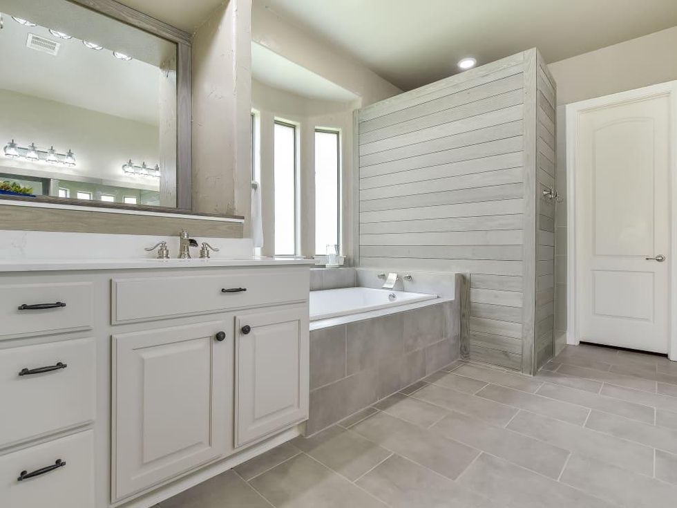 Austin_44313 Bal Falcon