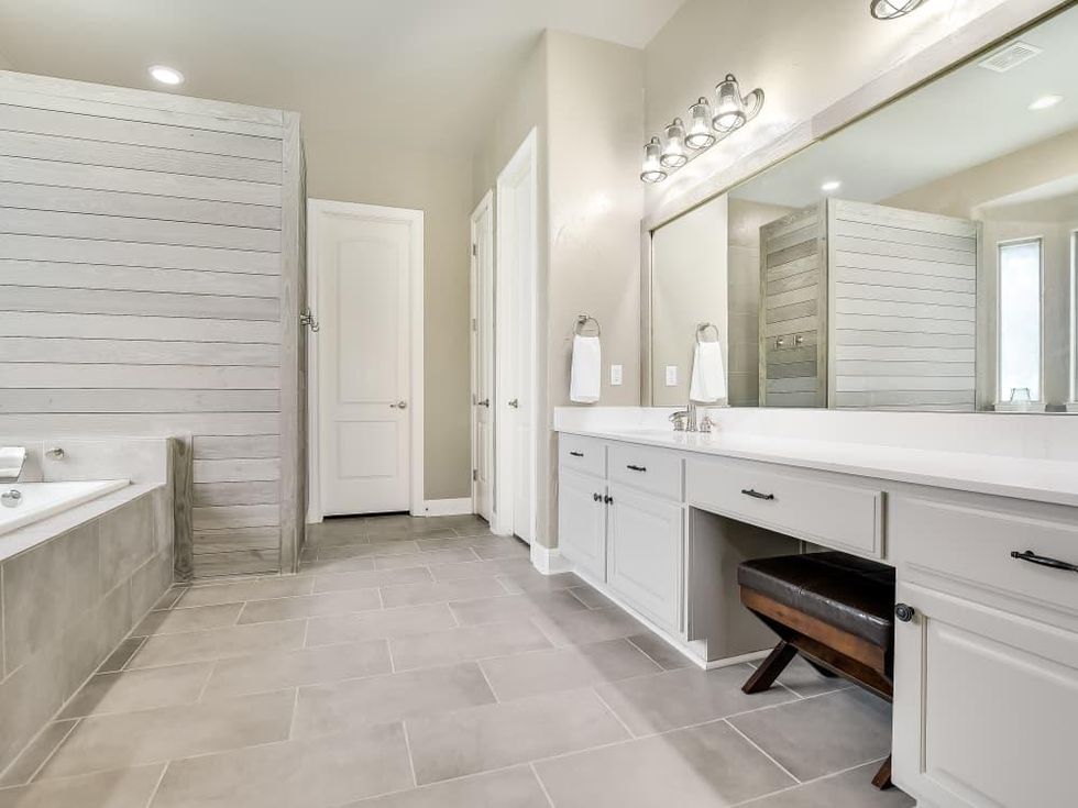 Austin_44313 Bal Falcon