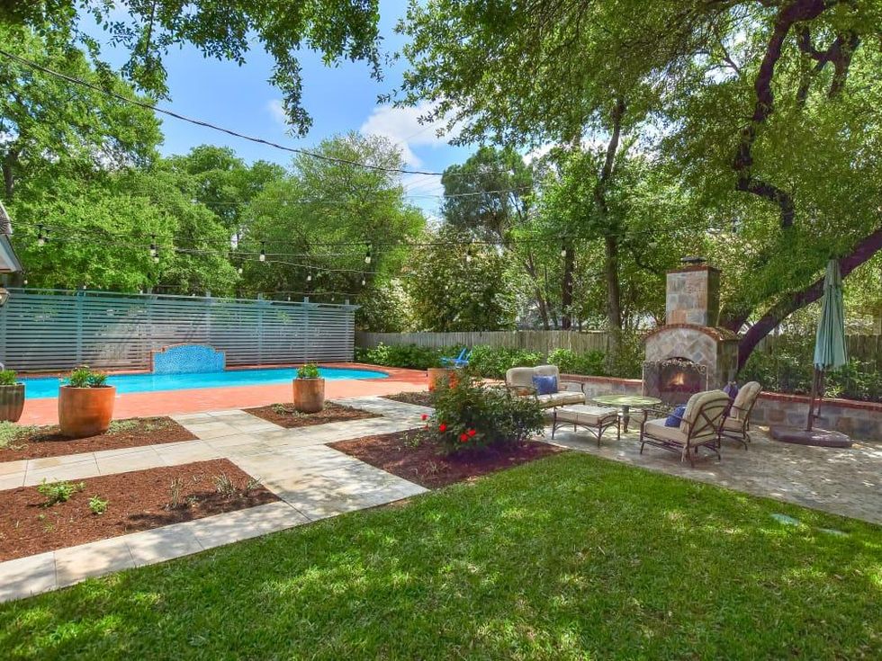 Austin_8811 Point West