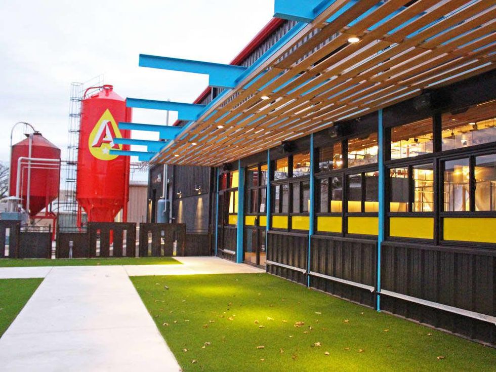 Austin Beerworks taproom patio