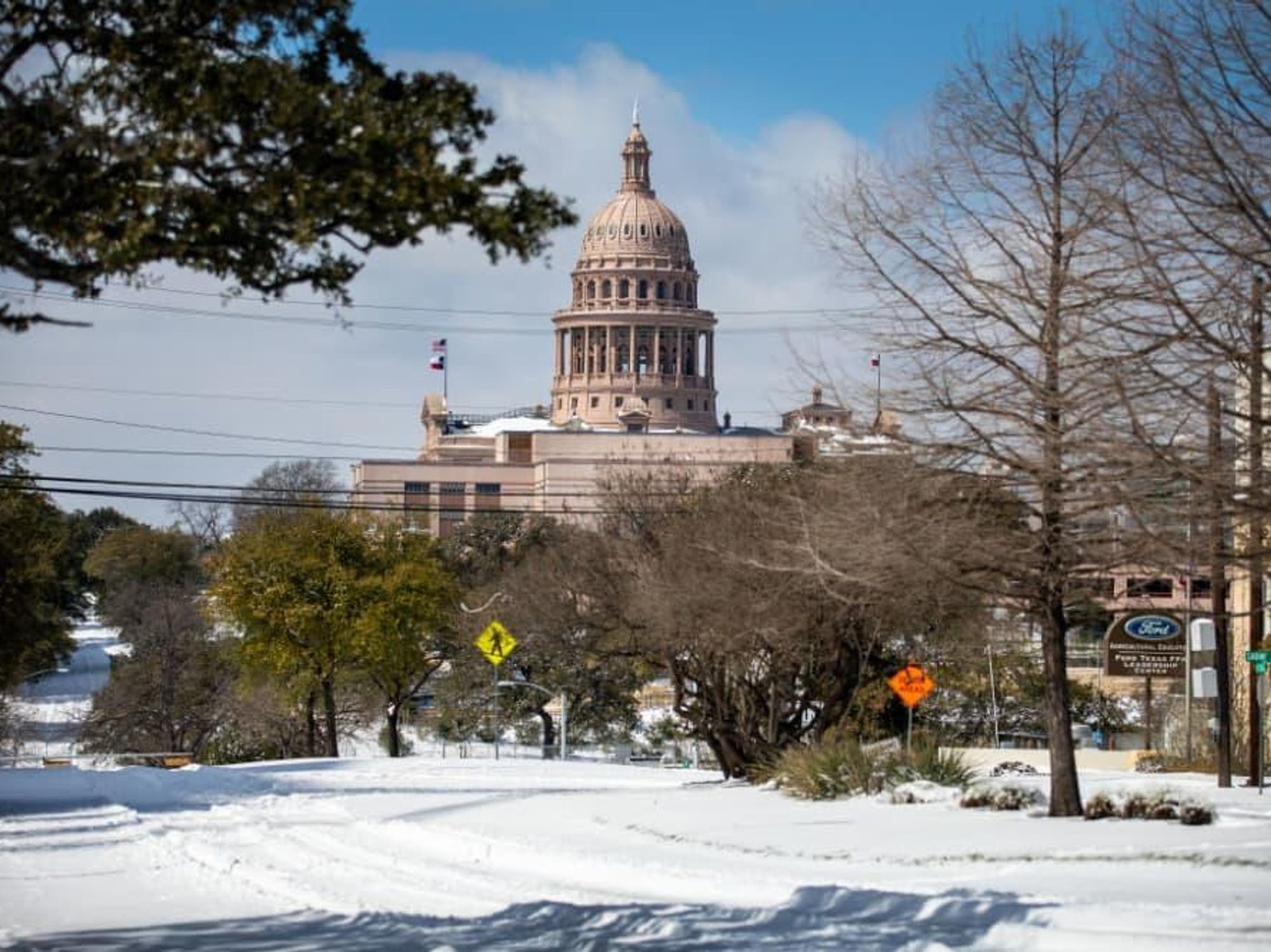 Austin capitol building snow storm 2021