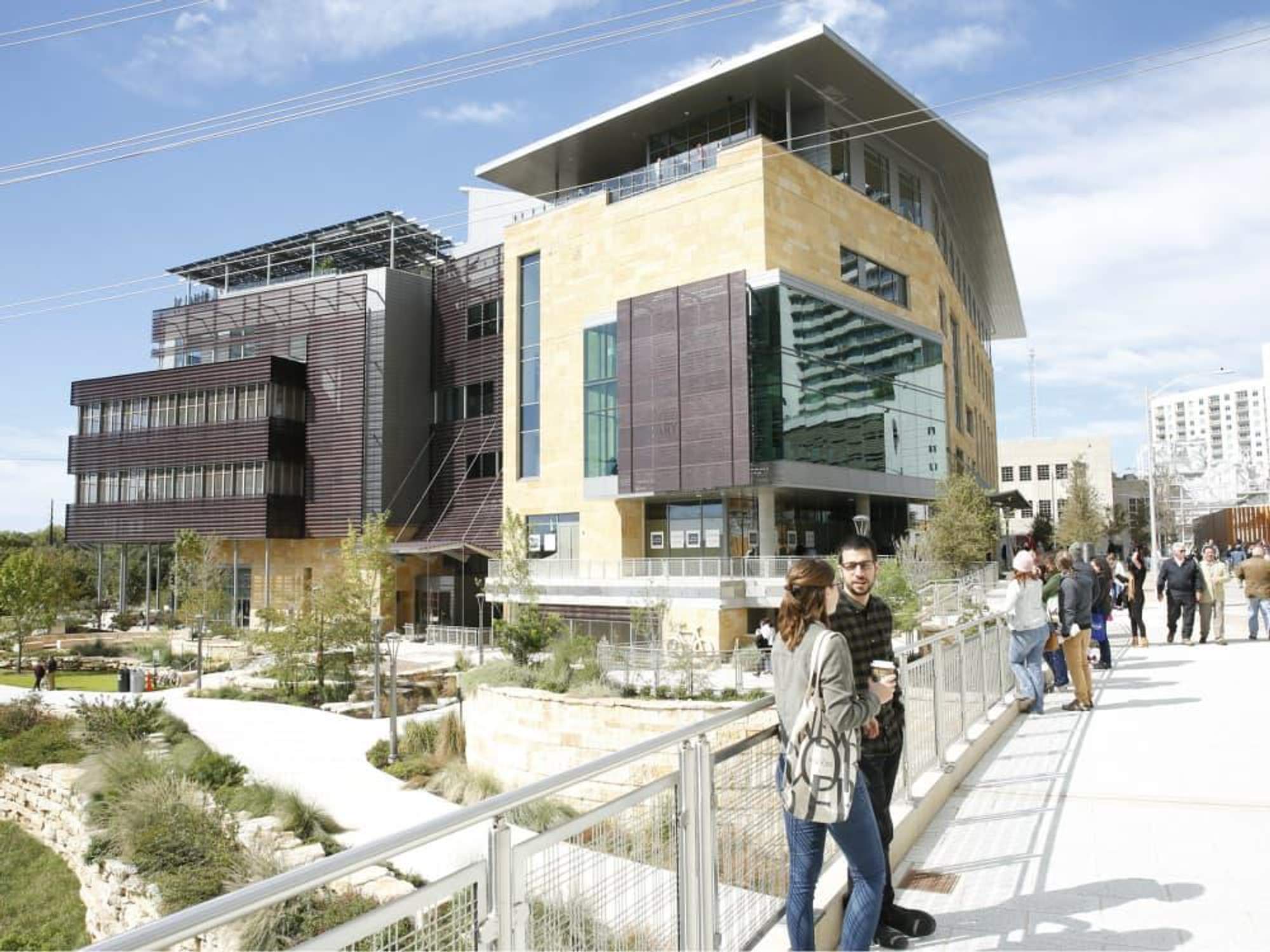 Austin Central Library Rooftop Austin's new crown jewel checks out with international award ...