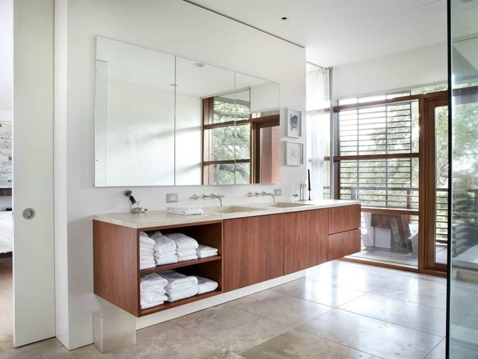 Austin home Floating Box House 900 Live Oak Circle West Lake Hills 78746 April 2016 master bathroom