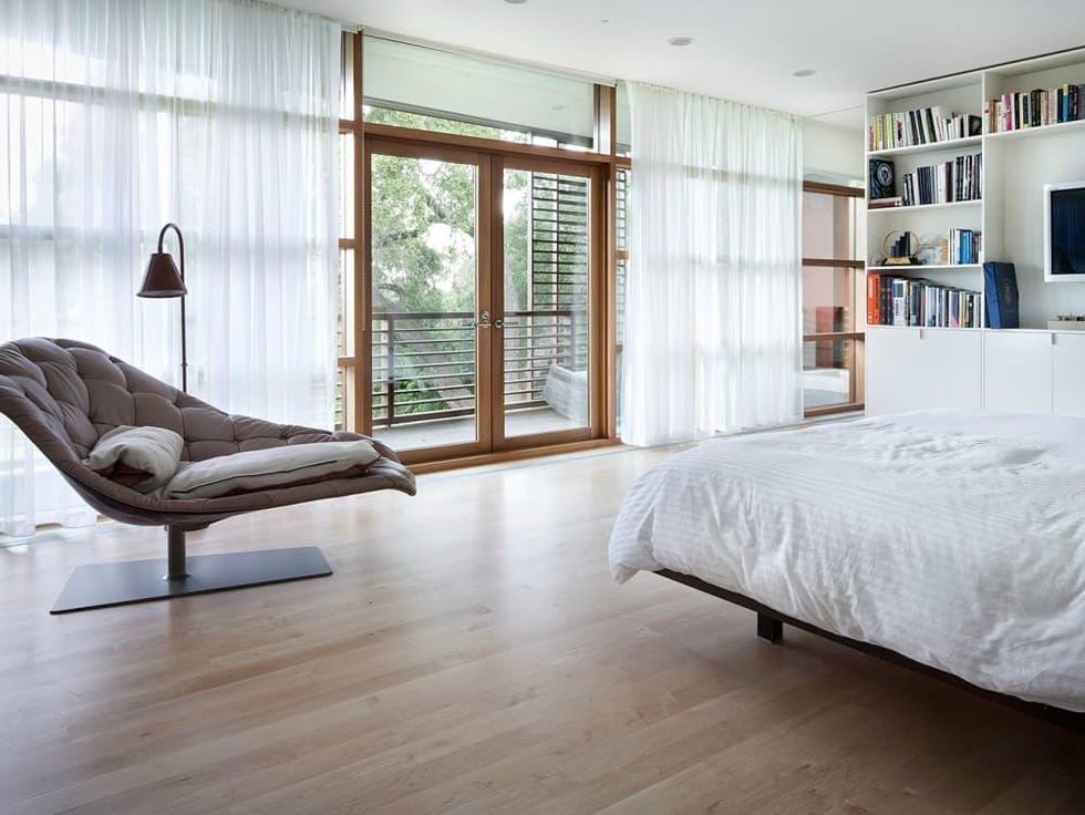 Austin home Floating Box House 900 Live Oak Circle West Lake Hills 78746 April 2016 master bedroom